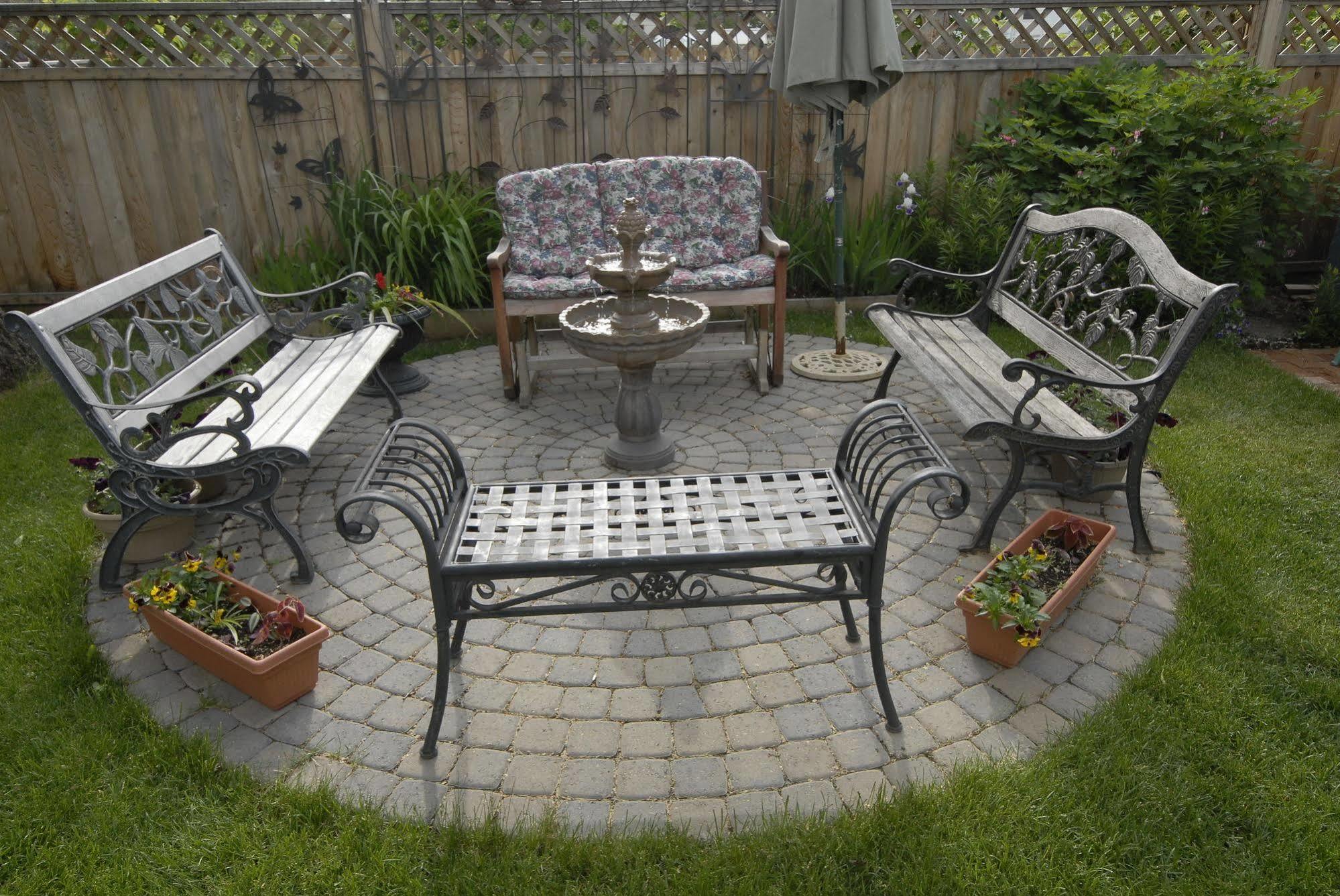 Phoenix House B&B Stettler Esterno foto